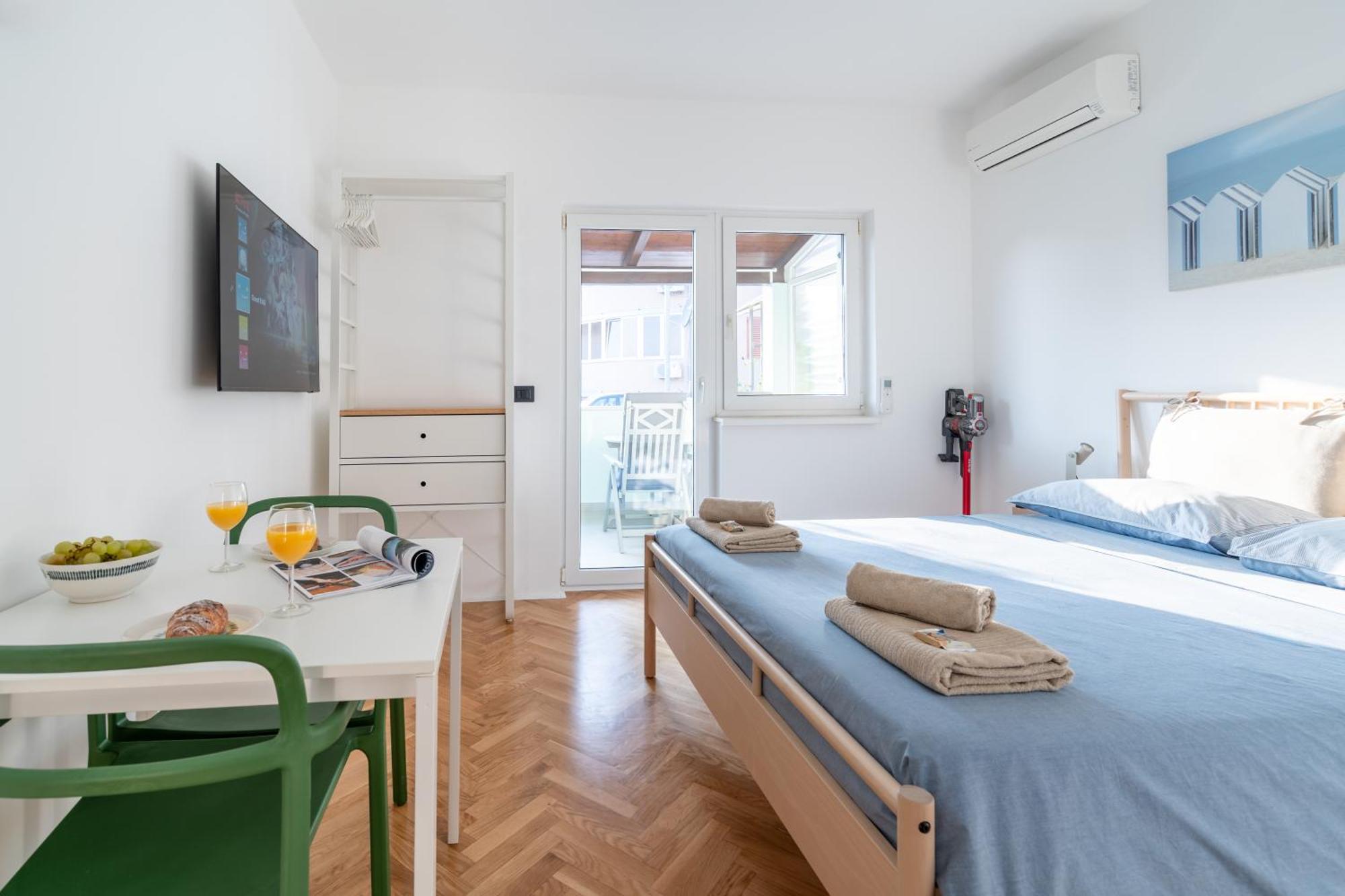 New! D31 Studio W2 Bikes, Sunny Terrace & Parking Ровинь Экстерьер фото